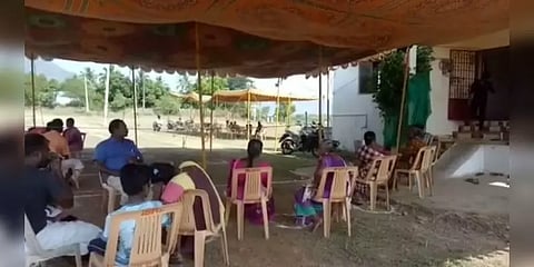 ‘குழி தோண்டிவிட்டோம் உடல் வரவில்லை’: காஷ்மீரில் இறந்த ராணுவ வீரரின் குடும்பத்தினர் சோகம் 