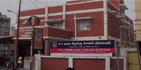 சிறுமியுடன் தனியாக பேசிய வாலிபர்:  அடித்துக் கொலை செய்த உறவினர்கள்