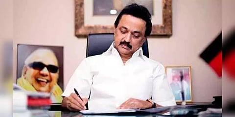 “மாணவர்களின் உயிருடன் விளையாடாமல் 10-ஆம் வகுப்பு தேர்வை தள்ளிவையுங்கள்” - ஸ்டாலின்