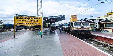 "வேலூரை வெள்ளூர் என படித்தபோது தவறாக தெரியவில்லையா" விஜயராகவன் !