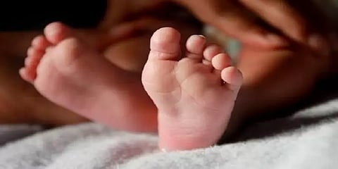 மூன்றாவதாக பிறந்த பெண் குழந்தையை காப்பகத்தில் ஒப்படைத்த தாய்