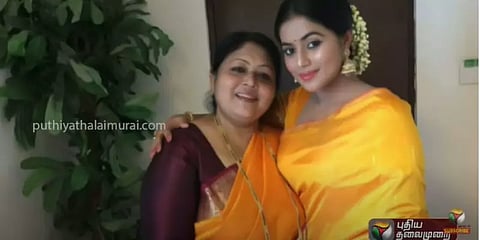 நடிகை பூர்ணாவை திருமணம் செய்து கொள்ளவேண்டி மிரட்டல் விடுத்த நபர் கைது
