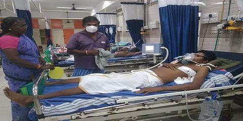 தென்காசி: போலீஸ் தாக்கியதால் ஆட்டோ டிரைவர் இறந்ததாக கூறி பொதுமக்கள் விடிய விடிய போராட்டம்