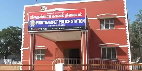 “தூங்கிக் கொண்டிருக்கும்போது தாலி கட்டினர்”-விடிந்ததும் காவல் நிலையத்திற்கு வந்த சிறுமி