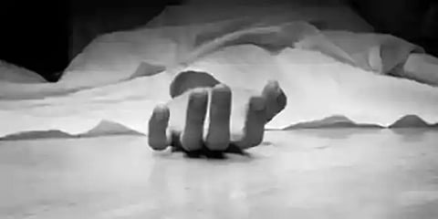 தாய் தற்கொலை செய்ததை கண்டு மகனும் தற்கொலை : ஏன் தெரியுமா?