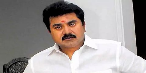 மட்டன், சிக்கன் சமையலில் கலக்கும் சரத்குமார்....  ஊரடங்கில் கற்றுக்கொண்ட கலை