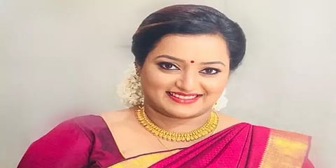 ’ஸ்வப்னாவின் வங்கி லாக்கரில் சிக்கிய ஒரு கிலோ தங்கம்’  விசாரணை அதிகாரிகள் பறிமுதல்