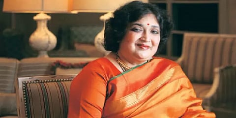 அன்பு ஒன்றுதான் உலகினில் உண்மை -  வைரலாகும் லதா ரஜினிகாந்த் பாடல்