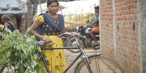 தமிழகத்தில் சிக்கிய 600 ஒடிசா தொழிலாளர்கள்... துணிச்சலுடன் மீட்கப் போராடிய 19 வயது பெண்
