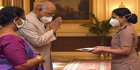 செவிலியர்களோடு ரக்ஷாபந்தன் கொண்டாடிய குடியரசு தலைவர் 