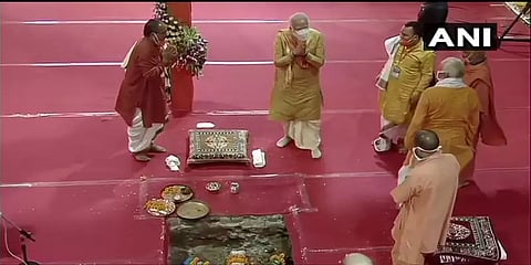 ராமர் கோயிலுக்கு அடிக்கல் நாட்டினார் பிரதமர் மோடி