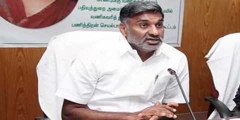 இபாஸ் உடனே வழங்க வேண்டும் என சட்டம் இல்லை - அமைச்சர் வீரமணி