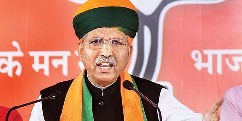 'அப்பளம் சாப்பிட்டால் கொரோனா வராது' எனக்கூறிய மத்திய அமைச்சருக்கு கொரோனா  உறுதி!