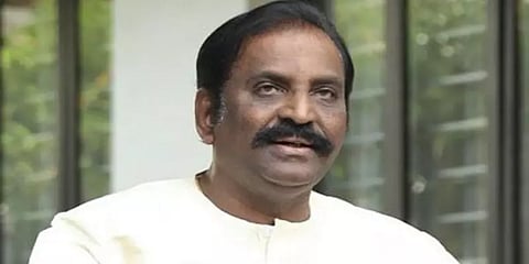 பொதுவுடைமை பூமிக்குப் புரியாதா? கேரள அரசுக்கு வைரமுத்து கேள்வி