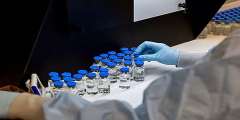 2 மணி நேரம் தாமதமாக கொரானா மருந்து கொடுத்ததால் நோயாளி பரிதாப மரணம்.. குஜராத்தில்  சோகம்