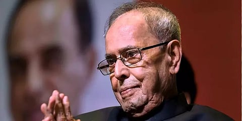 பிரணாப் முகர்ஜியின் உடல்நிலையில் முன்னேற்றம் - மகன் தகவல்