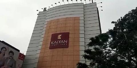 கோவை:  நகைக்கடையில் 51 பேருக்கு கொரோனா - நிர்வாகம் மீது வழக்குப்பதிவு