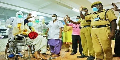 கொரோனாவை  வென்ற 103 வயது முதியவர்: சைலஜா டீச்சர் நெகிழ்ச்சி!