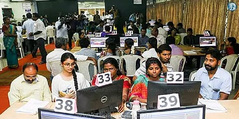 பொறியியல் மாணவர் சேர்க்கை: அசல் சான்றிதழ்களைப் பதிவேற்ற  இன்று கடைசி நாள்