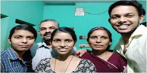 பீகார் புலம்பெயர் தொழிலாளி மகள் சாதனை... கேரளப் பல்கலைக்கழகத் தேர்வில் முதலிடம்