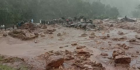 மூணாறு நிலச்சரிவில் சிக்கியவர்களை தேடும் பணி தற்காலிகமாக நிறுத்தம் !