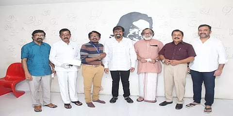 ”சூரரைப் போற்று”..அறிவித்தப்படி திரைத்துறையினருக்கு ரூ1.5 கோடி நிதியுதவி வழங்கினார் சூர்யா