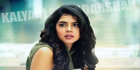 பூக்கோலத்தில் செவிலியர்களுக்கு நன்றி...  கல்யாணி பிரியதர்சனின் ஓணம் செய்தி