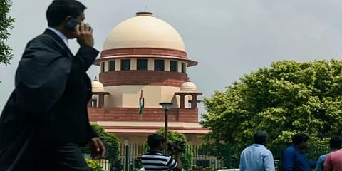 "ஸ்டெர்லைட் வழக்கில் உயர்நீதிமன்ற உத்தரவுக்கு தடையில்லை"-உச்சநீதிமன்றம் !