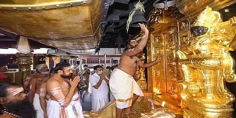 சபரிமலை கோயில் நடை திறப்பு: பக்தர்களுக்கு அனுமதியில்லை !
