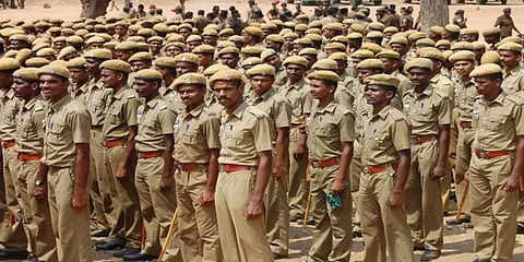 10,906 காவலர் பணியிடங்களுக்கு தேர்வு: விண்ணப்பிக்க நீங்கள் தயாரா?