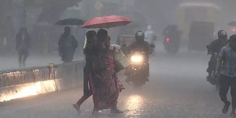 குறைந்த காற்றழுத்த தாழ்வுப் பகுதி: தமிழகத்துக்கு "ஆரஞ்சு அலர்ட்"