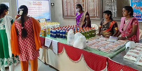 தொழில் முனைவோராக மாறிய நரிக்குறவர்கள்; கைக்கொடுத்த நெல்லை ஆட்சியர்!