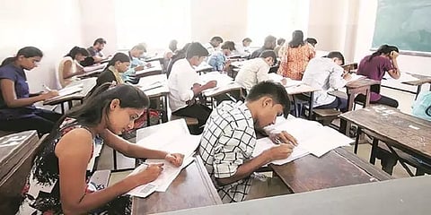 ஜே.இ.இ. அட்வான்ஸ்டு தேர்வு: 1.6 லட்சம் மாணவர்கள் பங்கேற்பு