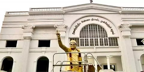 பரபரப்பான சூழலில் கூடும் அதிமுக செயற்குழு: முக்கிய முடிவுகள் வெளிவர வாய்ப்பு