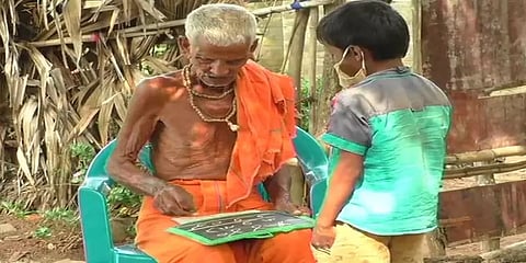 ஒடிசாவில் ஒரு கல்வி வள்ளல்: ஒரு பைசாகூட வாங்காமல் 75 ஆண்டுகளாக இலவசக் கல்வி.!