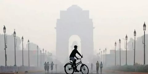 கொரோனா காலத்தில் நச்சு கலந்த காற்றால்  டெல்லி வாசிகள் கவலை