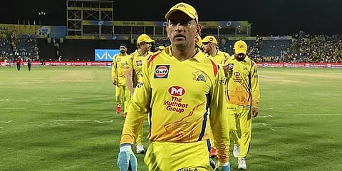 தோனி செய்தது சரியா? அவரே இப்படி சொல்லலாமா?-கொதிக்கும் இணையம்;வருத்தத்தில் சென்னை ஃபேன்ஸ்!
