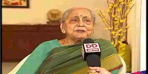 விமானப் படையின் முதல் பெண் அதிகாரி காலமானார்
