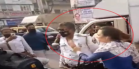 பணியில் இருந்த காவலரை சாலையிலே வைத்து சரமாரியாக தாக்கிய பெண் - நடந்தது இதுதான்!