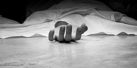 கட்டில் ஸ்டோரேஜில் அடைத்து வைக்கப்பட்ட இளைஞரின் சடலம்: அதிர்ச்சியான போலீஸ்
