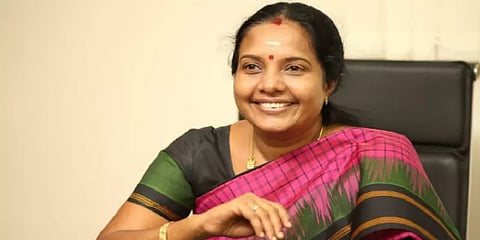 வானதி சீனிவாசன் பாஜக தேசிய மகளிரணி தலைவராக நியமனம்.