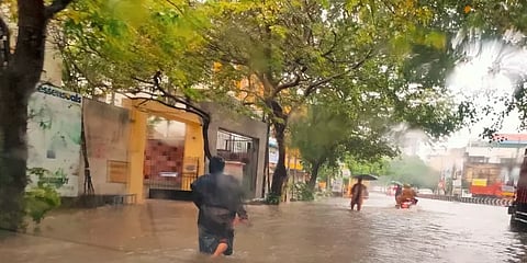 ’’இது அடர்த்தியான மழை.. பாதுகாப்பாக வாகனம் ஓட்டுங்கள்’’ - தமிழ்நாடு வெதர்மேன்