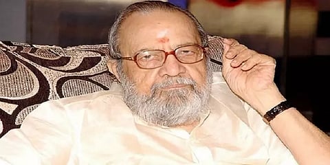 ’எம்.ஜி.ஆர் முதல் தனுஷ் வரை’ தலைமுறைகள் கோலோச்சிய கவிஞர் வாலி பிறந்தநாள் இன்று..!