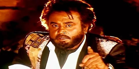 பாட்ஷா படத்தை ரசிக்கும் குழந்தையின் வைரல் வீடியோ: வாழ்த்திய ரஜினி; நெகிழ்ந்த ரசிகர்கள்!