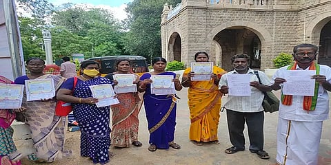 “எங்கள் பணத்தை எல்லாம் ஏமாற்றிவிட்டார்கள்” மனு கொடுக்க வந்த இடத்தில் மயங்கி விழுந்த பெண்