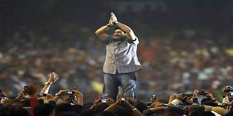 கால்பந்தாட்ட ஜாம்பவான் மாரடோனாவின் மறைவுக்காக துக்கம் அனுஷ்டிக்கும் கடவுளின் தேசம்!