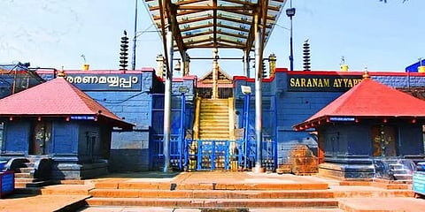 12 நாட்களில் 46 பேருக்கு கொரோனா: சபரிமலையில் விதிமுறைகளை கடுமையாக்க முடிவு!