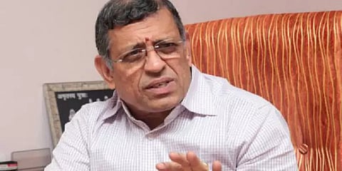 அதிமுக, திமுகவில் ஆளுமையான தலைமை இல்லை - துக்ளக் ஆசிரியர் குருமூர்த்தி