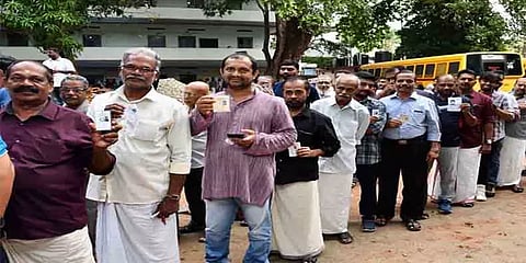 கேரளாவின் முதல் கட்ட உள்ளாட்சி  தேர்தலில் விறுவிறுப்பான வாக்குப்பதிவு  