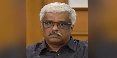 கேரள முன்னாள் தலைமைச் செயலாளர் சிவசங்கர் சொத்துகள் முடக்கம்!